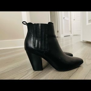 Aldo khiara ankle booties 🥾🥾